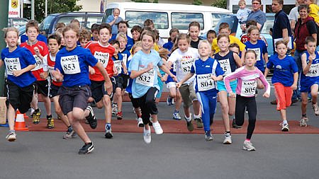 Kleine und große Stadtläufer begeistern beim 22. Gerolsteiner Stadtlauf