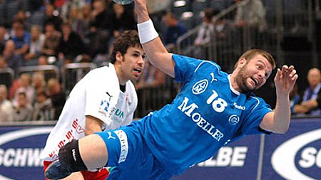 Eine Hand am Pokal - Gerolsteiner Junghandballer beim EHF-Pokalfinale dabei ? ?Kölnarena, wir kommen!?