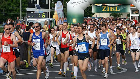 Kleine und große Stadtläufer begeistern beim 24. Gerolsteiner Stadtlauf