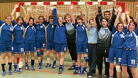 Früchte werden geerntet - Handballerinnen schaffen das Double ? Gerolsteiner Torhüterinnen dominieren