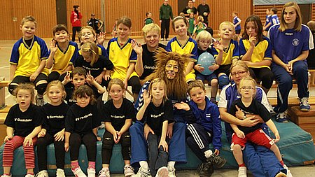 Die Grundschulhalle bebt – der Gerolsteiner Minihandball lebt!