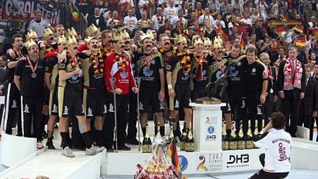 "Das Wunder von Köln" - Deutschland wird Weltmeister - "Am Ball" live dabei!